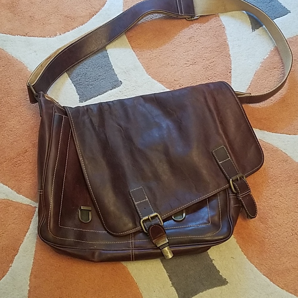 Fossil leather brown messenger bag